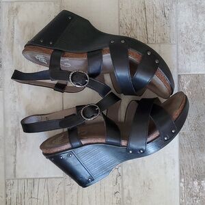 Dansko Women's Size EU 39 8.5 Frida Wedge Sandal Black